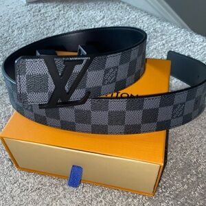 Black Louis Vuitton belt